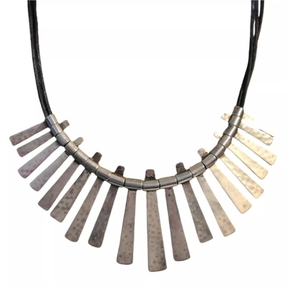 Silpada Vintage RARE Sterling Silver NOD TO
MOD Exquisite Hammered Bib Necklace - Picture 5 of 14